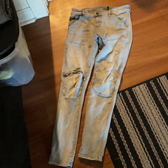 Grey - Picture 2 of 5